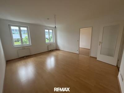 2-Zimmer-Wohnung mit Hof-Terrasse bei der Wiedner Hauptstraße