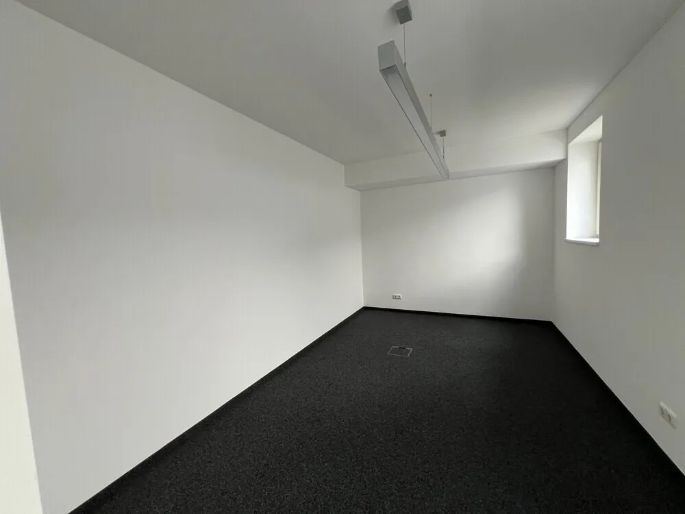Büro in Straßgang mit Stellplätzen - Ansicht 2