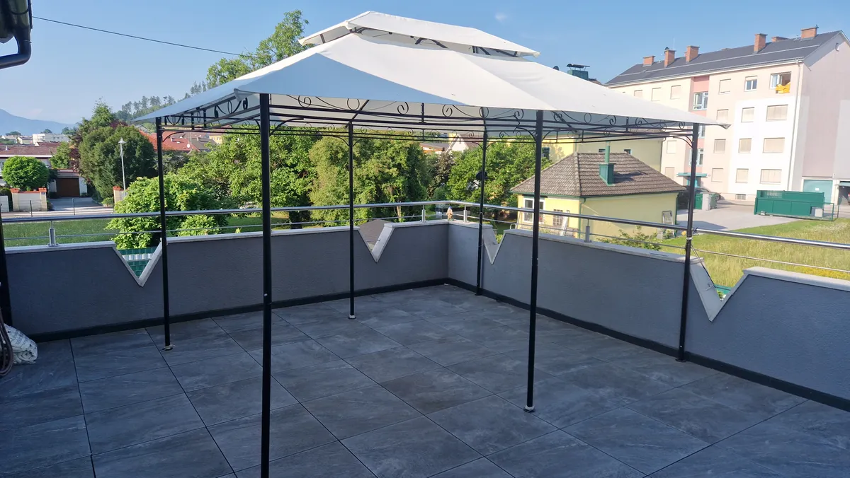 Wohnung mit Parkplatz und großer Terrasse - Ansicht 2