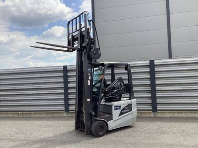 Nissan Elektro 3 Rad-Stapler Gabelstapler
