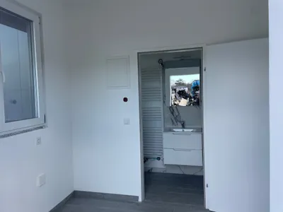 Gewerbeimmobilie mieten in Bruck an der Leitha – 361 m², € 4.030 – Bild 2 von 5