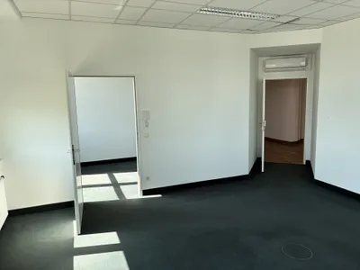 Gewerbeimmobilie mieten in Bruck an der Leitha – 50 m², € 643 – Bild 3 von 9