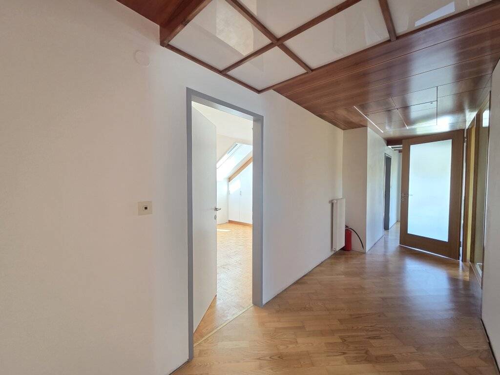 Provisionsfreie Mietwohneinheit in einem Wohnhaus im Obergeschoß in ländlicher Ruhelage. - Ansicht 3