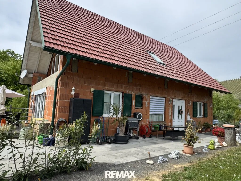 Modernes Haus in den Weinbergen - Wohnen mit Stil und Weitblick - Ansicht 2