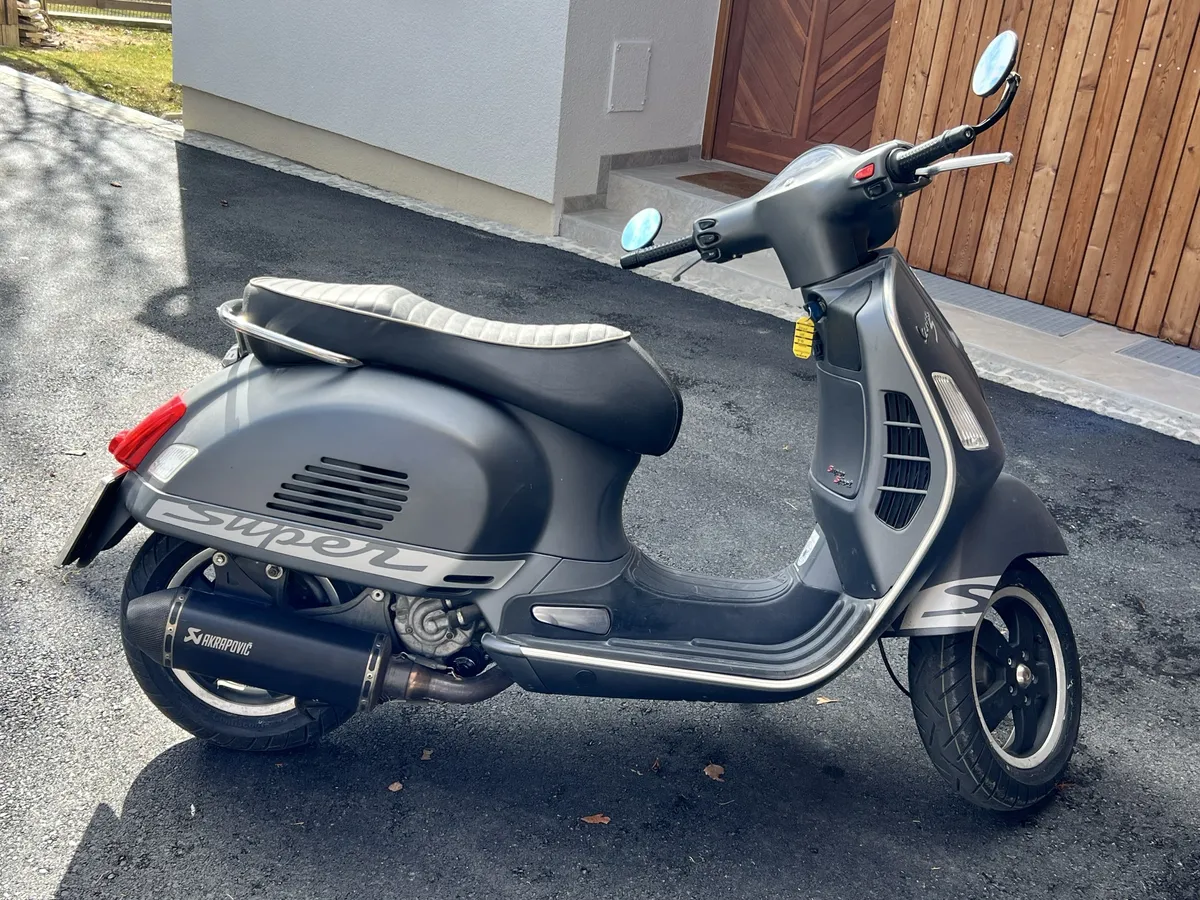 Vespa GTS