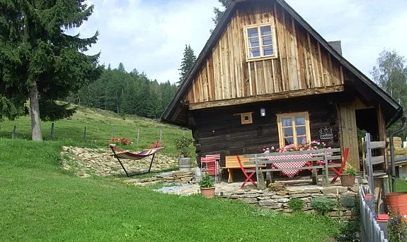 Schöne Almhütte - Ansicht 2