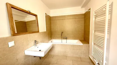 HERNALS - HERRLICHE 2-ZIMMER-WOHNUNG MIT OST-LOGGIA UND BADEZIMMER EN SUITE – Bild 2