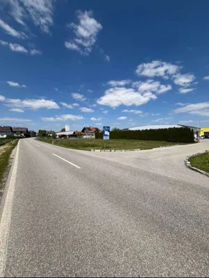 Gewerbeimmobilie mieten in Ried im Innkreis – 2 400 m² – Bild 2 von 3