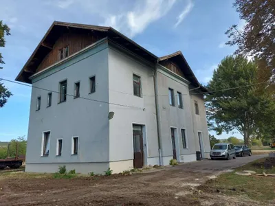 10-Zimmer-Gewerbeimmobilie kaufen in Hollabrunn – 281 m², € 299.000 – Bild 2 von 7