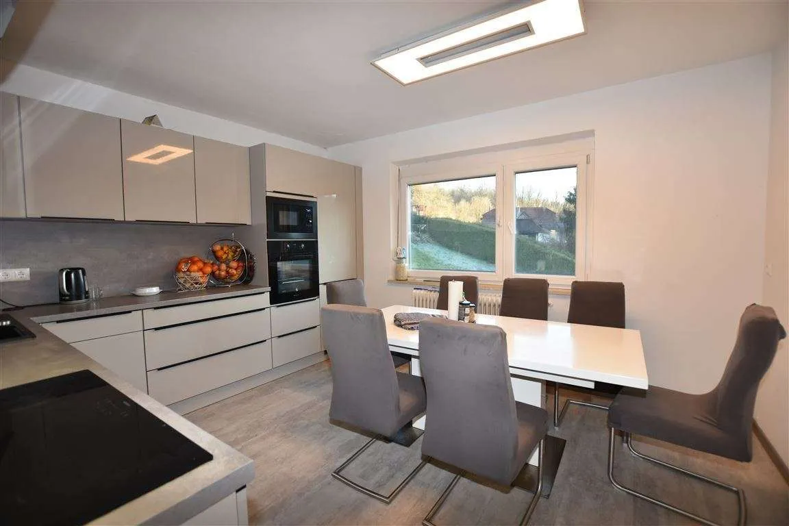 Zweifamilienwohnhaus in Sonnenlage und 2. Baulandgrundstück in beliebter Gemeinde - Ansicht 3
