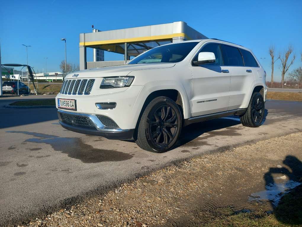 Jeep Grand Cherokee Summit SUV / Geländewagen