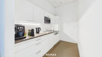 4-Zimmer-Gewerbeimmobilie mieten in Linz Land – 154 m², € 2.742 – Bild 7 von 8