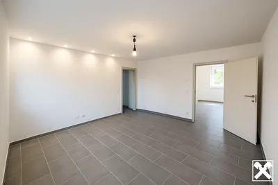 7-Zimmer-Gewerbeimmobilie kaufen in Neunkirchen – 203 m², € 370.000 – Bild 6 von 11
