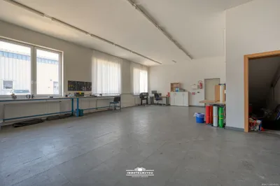 Gewerbeimmobilie kaufen in Vöcklabruck – 917 m², € 649.000 – Bild 11 von 18