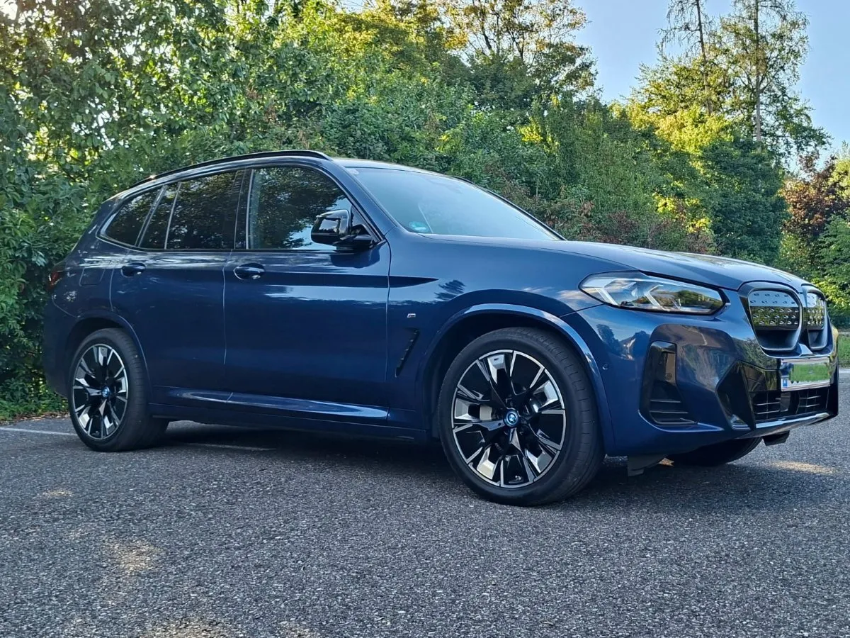 BMW iX3