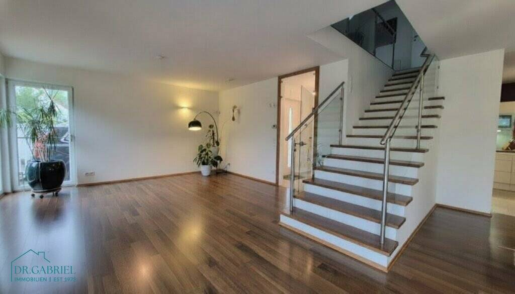 DOPPELHAUSHÄLFTE MIT GROSSEM GARTEN - Ansicht 3