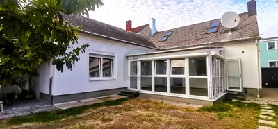 6-Zimmer-Haus kaufen in Wiener Neustadt – 146,86 m², € 380.000 – Bild 1 von 6