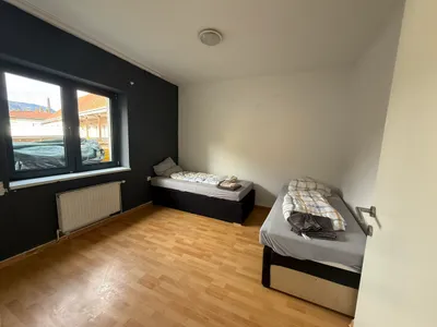 4-Zimmer-Gewerbeimmobilie mieten in Bruck-Mürzzuschlag – 65 m², € 750 – Bild 2 von 3