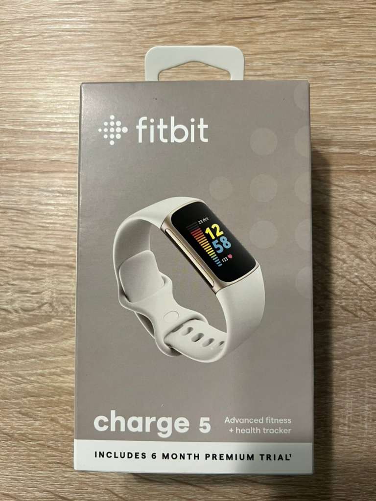 Fitbit charge 5 hot