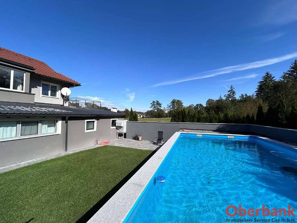 Neu saniertes Mehrfamilienhaus inkl. beheiztem Pool - Ansicht 2