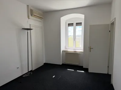 2-Zimmer-Gewerbeimmobilie mieten in Rohrbach – 30 m², € 210 – Bild 4 von 9