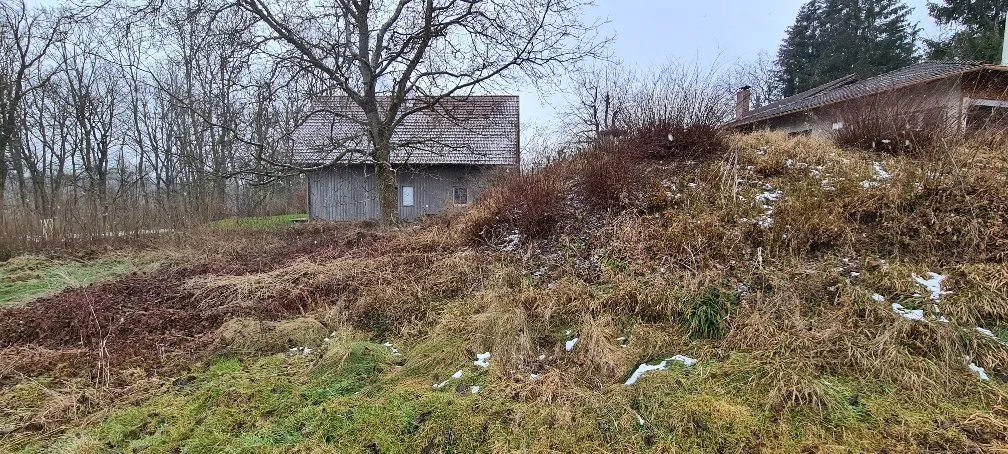 ANBOT LIEGT AUF**Baugrund in sehr schöner und ruhigen Randlage - Ansicht 2