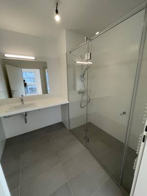 Entzückende 2-Zimmer-Wohnung mit Loggia Nähe Donauzentrum und Alte Donau! – Bild 3