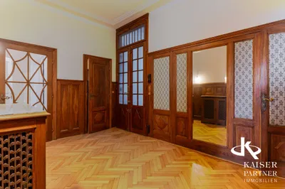 Exklusiver Stilaltbau mit 2 Balkonen im vormaligen Palais Fischer, ruhige Lage, gleich beim Karlsplatz! – Bild 3