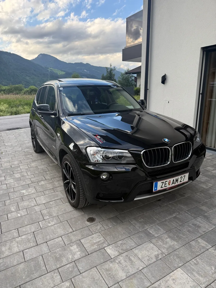BMW X3 2011 photo 2