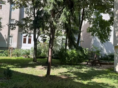 Nähe Gersthof: schöne 4 Zi.-Balkonwohnung in ruhiger begrünter Innenhoflage