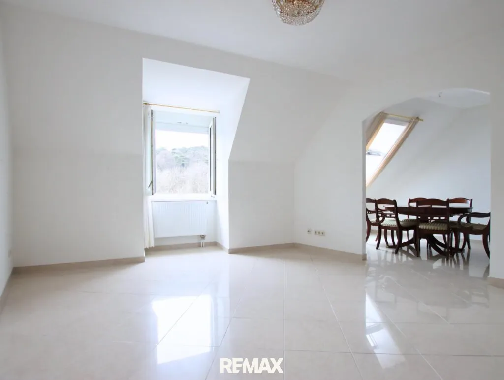 NEUER PREIS! - Stilvolle 3,5-Zimmer-Wohnung mit Terrasse und herrlichem Panorama auf die historischen Burgruinen - Ansicht 2