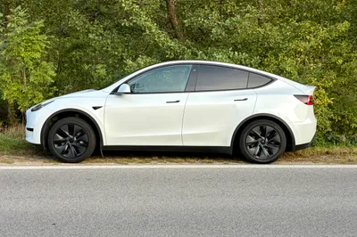 Tesla Model Y RWD LFP mit Akkuzertifikat