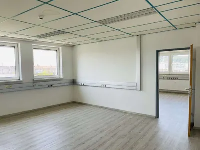 4-Zimmer-Gewerbeimmobilie mieten in Salzburg Stadt – 139 m², € 1.458 – Bild 2 von 5