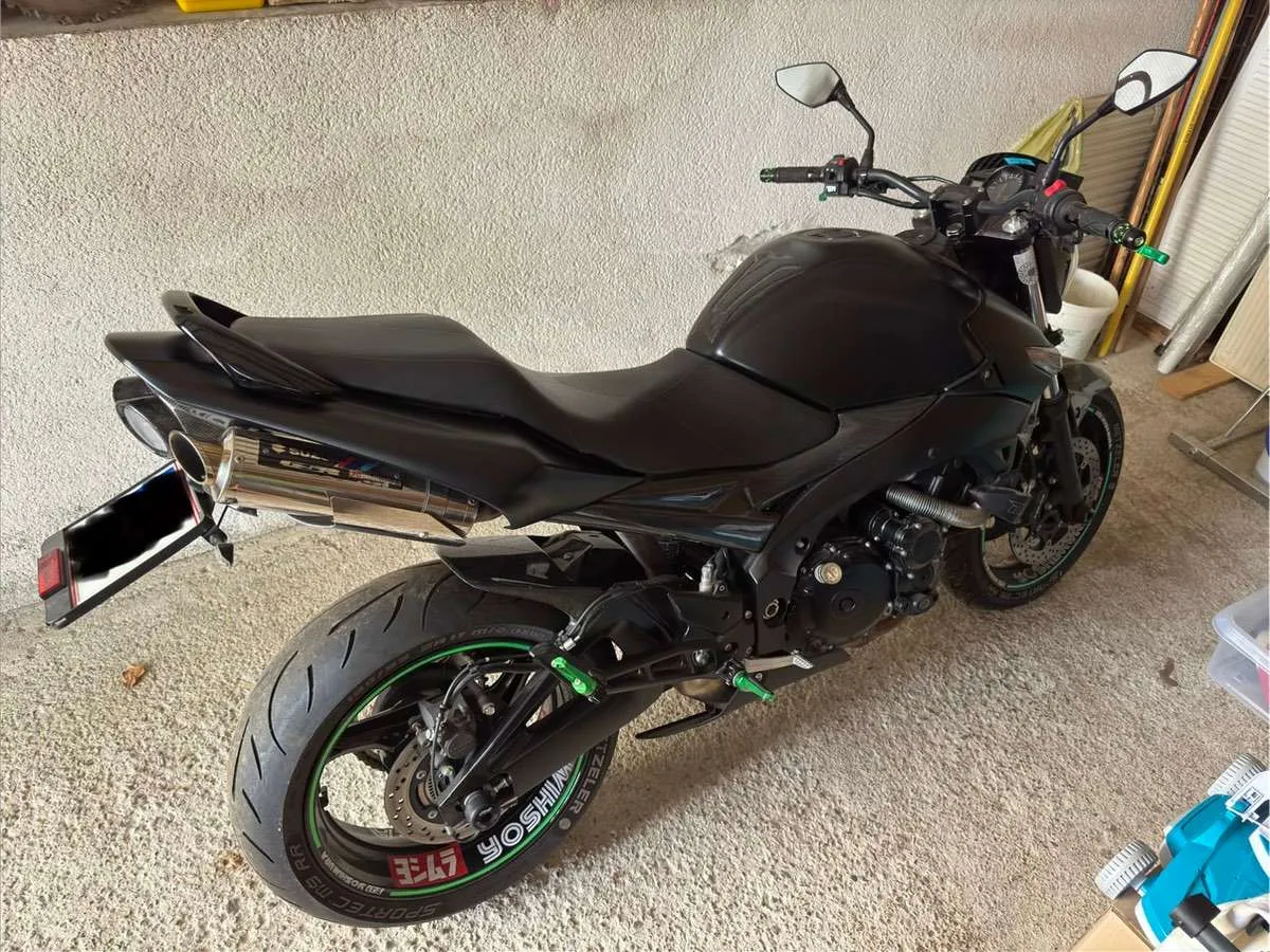 Suzuki GSR