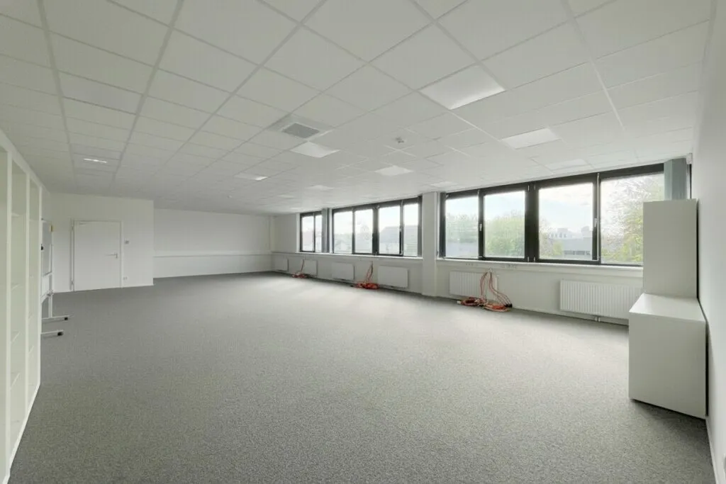 Seltenes Angebot in Graz: 287 m² Büro mit 10 eigenen Parkplätzen und Top-Anbindung zur A2 - Ansicht 2