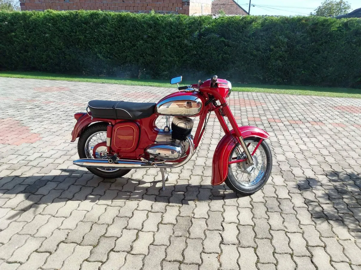Jawa 250