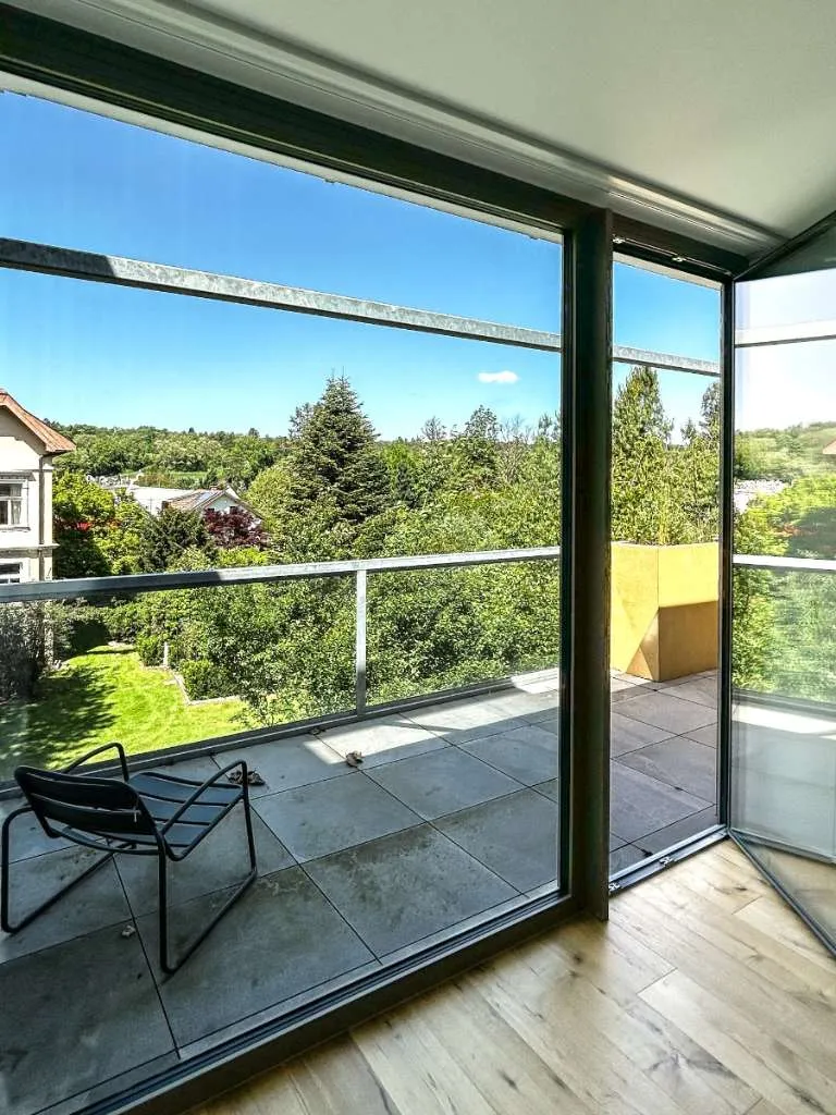 Terrassenpanorama im Zentrum - barrierefrei, Golf/Therme, im sicheren Kulturort Pitten - Ansicht 2