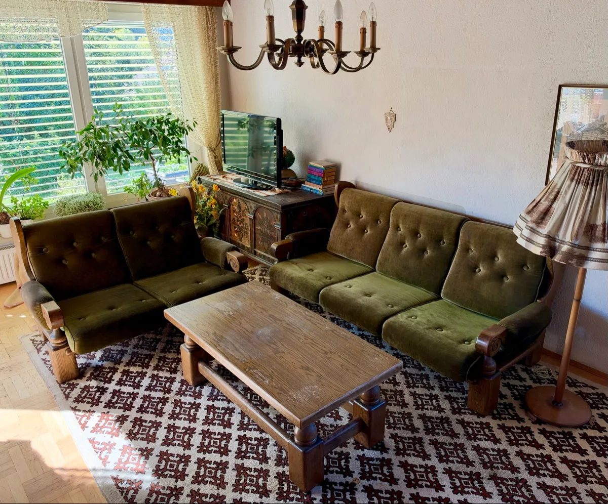 Vintage Couchgarnitur inkl. Couchtisch aus massiver Eiche, € 250,- (9071 Köttmannsdorf)