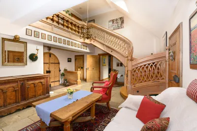 7-Zimmer-Wohnung kaufen in Wiener Neustadt – 378 m², € 490.000 – Bild 2 von 17
