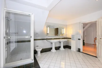 7-Zimmer-Wohnung kaufen in Wiener Neustadt – 378 m², € 490.000 – Bild 10 von 17