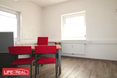 6-Zimmer-Gewerbeimmobilie mieten in Linz – 117 m², € 1.665 – Bild 4 von 21