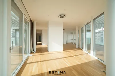 Lichtdurchflutete Dachgeschosswohnung mit beeindruckendem Panoramablick auf die Donauinsel – Bild 3
