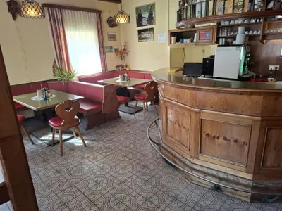 16-Zimmer-Gewerbeimmobilie kaufen in Neunkirchen – 925 m², € 350.000 – Bild 2 von 4