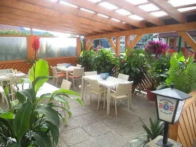 16-Zimmer-Gewerbeimmobilie kaufen in Neunkirchen – 925 m², € 350.000 – Bild 4 von 4