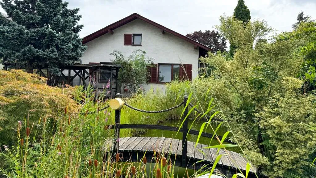 Haus mit Potenzial mit Traumgarten (Steg & Teich), 94,7 m², € 449.000