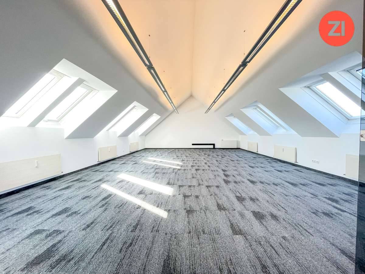 Linz Innenstadt: Top sanierte Büro / Praxisfläche mit ca. 70 m² großen Veranstaltungsraum – pohled 3