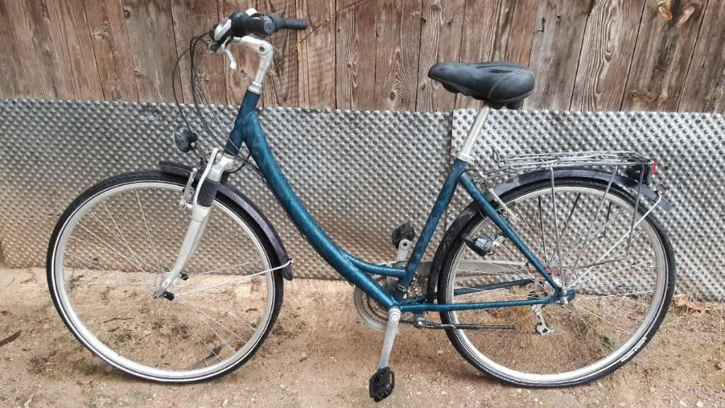 fahrrad montageständer günstig Floordirekt Verstellbarer Fahrradständer mit Gummihaken Montageständer, Fahrradständer, Wartungsständer mit Haken, Fahrradhalter, Montageständer, (Leon) Baumarkt Batteriekapazität:10.4Ah Category:Fahrräder_Shimano CS HG400  11 45T Meldebescheinigung-Bilder: Stock-Fotos & -Videos.