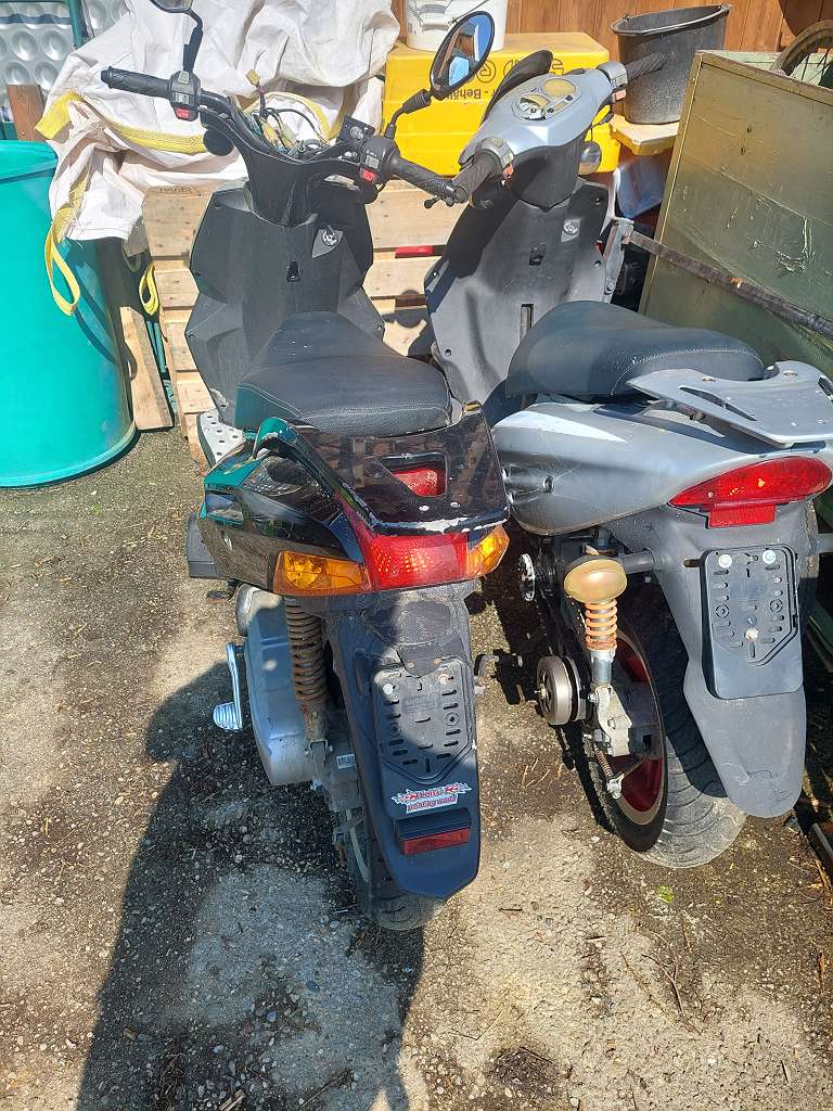 Roller und Moped Ersatzteile, € 99,- (4933 Wildenau) - willhaben