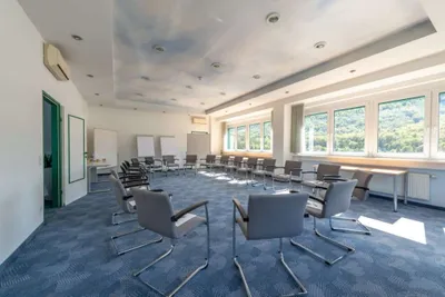 Gewerbeimmobilie mieten in Gmunden – 1 230 m², € 9.840 – Bild 2 von 17