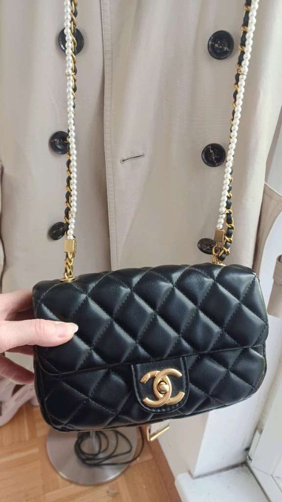 CHANEL pearl chain Mini Flap bag VIP- Gift, € 699,- (5020 Salzburg) -  willhaben